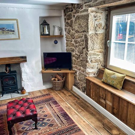 Knocker Cottage Is A 3 Bedroom Made Up Of 1 Double Bedroom And 2 Small Double Bedrooms In Small Village 10 Min To Beaches Camborne Bagian luar foto