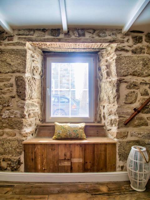 Knocker Cottage Is A 3 Bedroom Made Up Of 1 Double Bedroom And 2 Small Double Bedrooms In Small Village 10 Min To Beaches Camborne Bagian luar foto