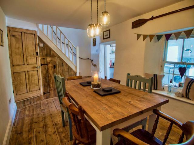 Knocker Cottage Is A 3 Bedroom Made Up Of 1 Double Bedroom And 2 Small Double Bedrooms In Small Village 10 Min To Beaches Camborne Bagian luar foto