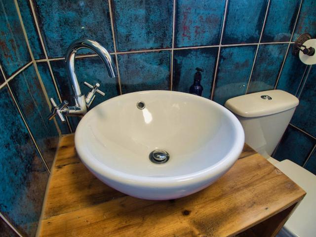 Knocker Cottage Is A 3 Bedroom Made Up Of 1 Double Bedroom And 2 Small Double Bedrooms In Small Village 10 Min To Beaches Camborne Bagian luar foto