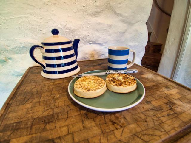 Knocker Cottage Is A 3 Bedroom Made Up Of 1 Double Bedroom And 2 Small Double Bedrooms In Small Village 10 Min To Beaches Camborne Bagian luar foto
