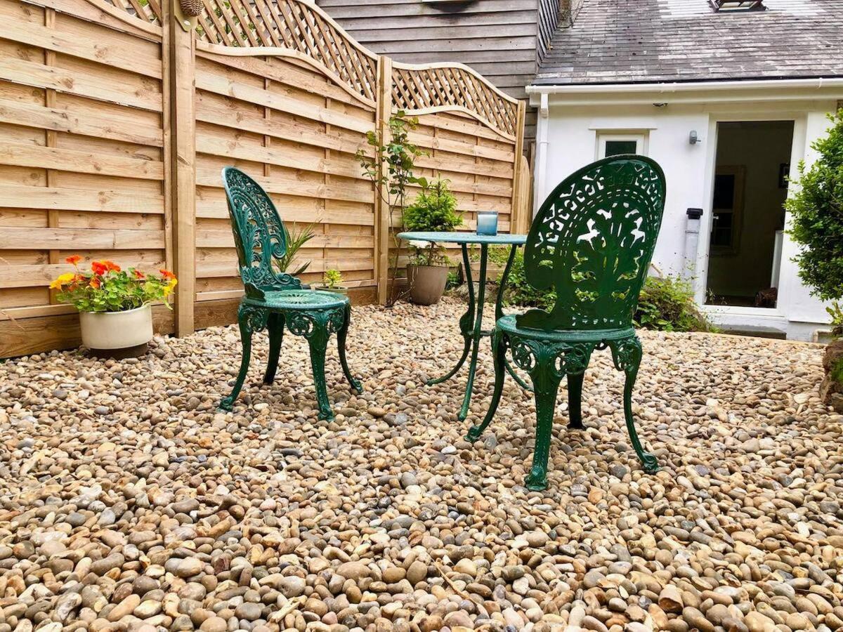 Knocker Cottage Is A 3 Bedroom Made Up Of 1 Double Bedroom And 2 Small Double Bedrooms In Small Village 10 Min To Beaches Camborne Bagian luar foto