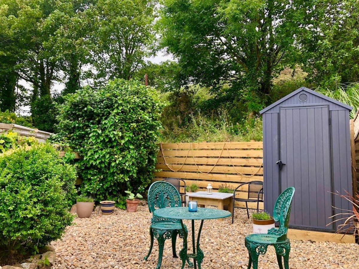 Knocker Cottage Is A 3 Bedroom Made Up Of 1 Double Bedroom And 2 Small Double Bedrooms In Small Village 10 Min To Beaches Camborne Bagian luar foto